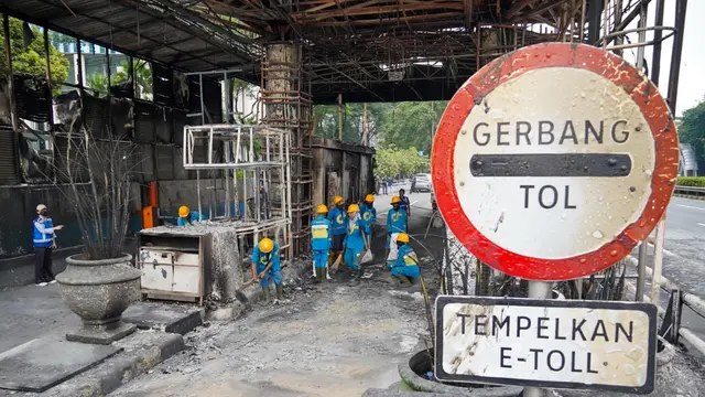 Dibakar saat Demo, 7 Pintu Tol di Ruas Cawang-Tomang-Pluit Ditutup Sementara