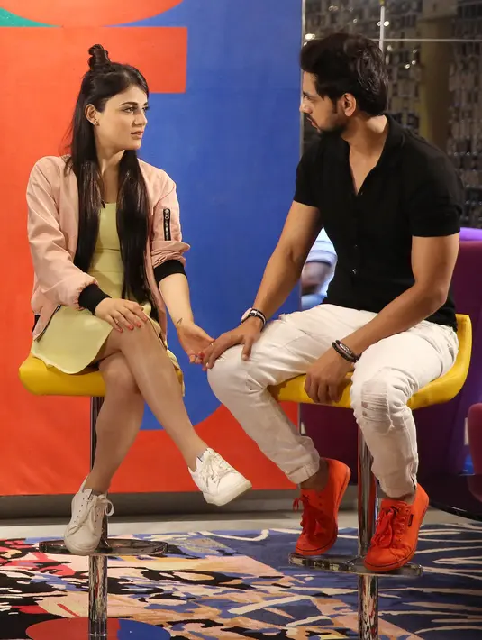 Kedatangannya ke Indonesia kali ini diakui Shakti Arora menjadi kesempatan yang pertama. Bersama Radhika, ia sangat senang bertemu dengan penggemar yang sudah menunggunya. Dikatakan, mereka menemukan banyak cinta di sini. (Bambang E. Ros/Bintang.com)