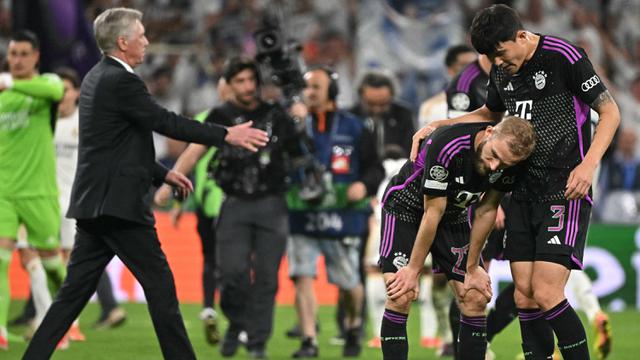 Foto: Nyesek! Bayern Munchen Nir Gelar Musim Ini usai Tersingkir dari Liga Champions