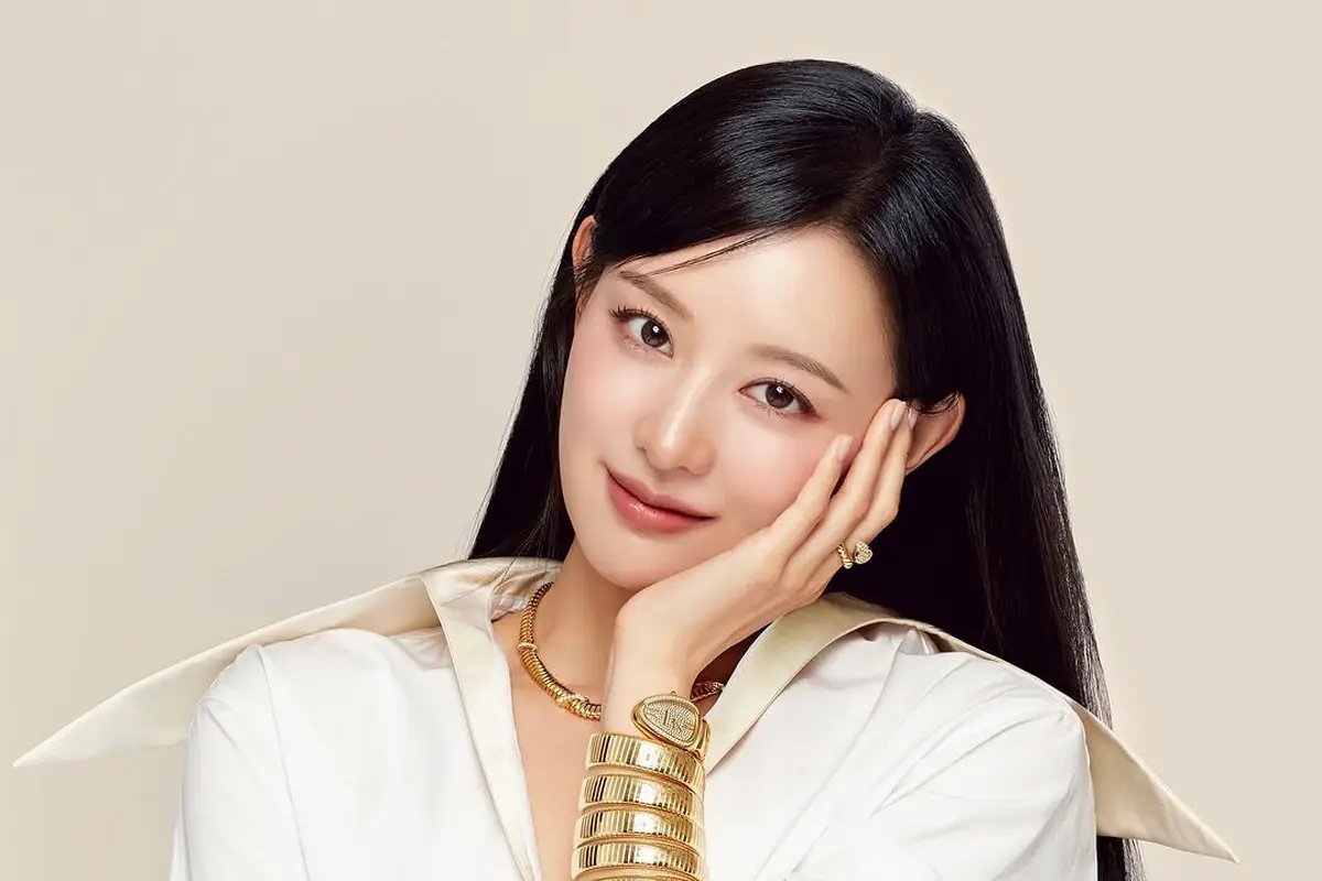 6 Gaya Makeup Natural Kim Ji Won yang Pancarkan Kulit Glowing dan Cantik Alami