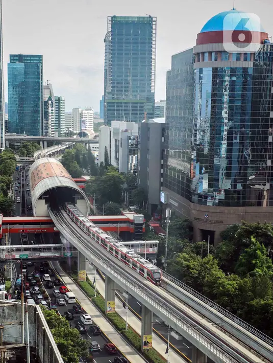 Stasiun Dukuh Atas, Stasiun Harjamukti dan Stasiun Bekasi Barat menjadi stasiun yang paling banyak melayani pengguna. (Liputan6.com/Angga Yuniar)