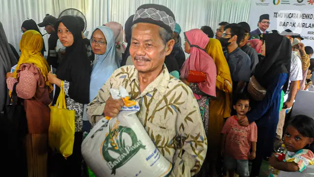 Airlangga Hartarto Salurkan BLT El Nino