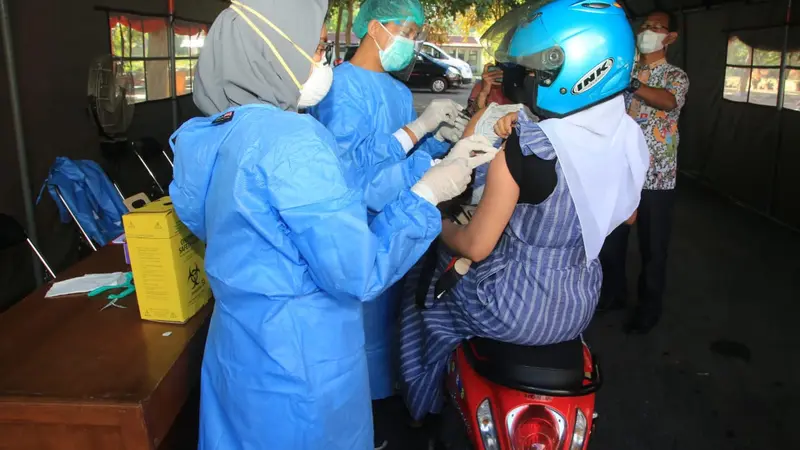 Percepat Proses Vaksinasi, Pemkab Banyuwangi Luncurkan Vaksinasi Covid-19 Drive Thru