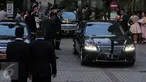 Mobil Ketua Dewan Perwakilan Rakyat (DPR), Setya Novanto usai menghadiri pernikahan putri keduanya, Dwina Michaella di Gereja Katedral, Jakarta Pusat, Jumat (27/11).  Acara ini kabarnya tertutup untuk media. (Liputan6.com/Helmi Afandi)