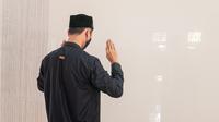 Ilustrasi muslim, salat. (Photo by Masjid Pogung Dalangan on Unsplash)