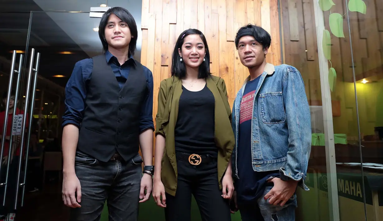 "Saya sih tanggung jawab buat Raka dan Widy aja, akhirnya saya pakai uang saya buat nombok ke mereka. Tapi sayanya nggak gajian," ujar Kevin Aprilio. (Deki Prayoga/Bintang.com)