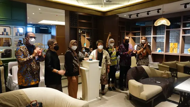 Indonesia akhirnya melakukan ekspor perdana ikan tuna ke Vietnam. Ini merupakan hasil kerja sama antara Lembaga Pembiayaan Ekspor Indonesia (LPEI)/Indonesia Eximbank dengan PT Sarinah. (Dok Sarinah)
