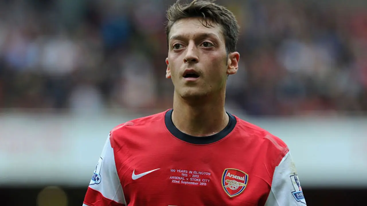 ozil-131003b.jpg