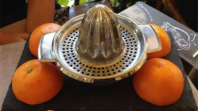 Penyajian Makanan Nyeleneh