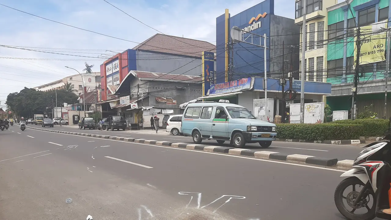 Lokasi kecelakaan maut di Jalan Raya Ragunan, Pasar Minggu, Jakarta, Sabtu (26/12/2020)