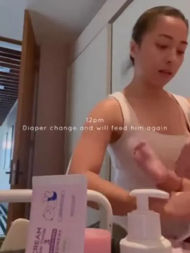 Nikita Willy menjaga rutinitas bersama Baby Izz (Instagram/nikitawillyofficial94)