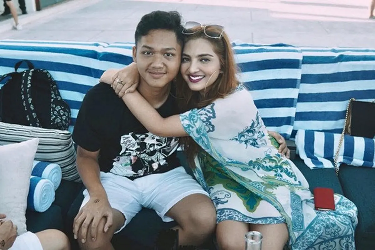 6 Potret Kedekatan Ashanty dan Azriel, Beri Ucapan Manis saat Ulang Tahun