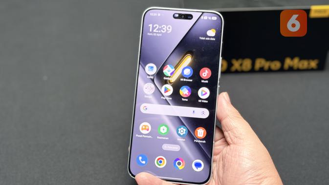 Poco X8 Pro Max tampil dengan layar OLED berukuran 6,83 inci. (Liputan6.com/ Yuslianson)
