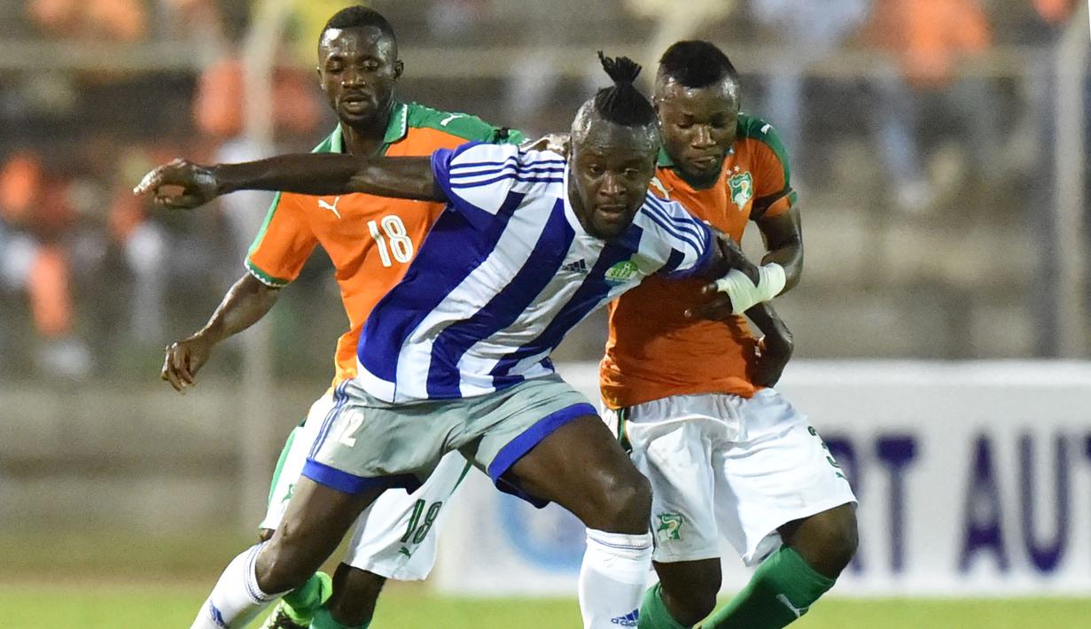 Kei Kamara menjadi pemain kedua tertua di ajang Piala Afrika 2021. Striker Sierra Leone tersebut saat ini berumur 37 tahun. Nama Kei Kamara sangat terkenal di Major League Soccer sebagai salah satu pencetak gol terbanyak sepanjang masa di liga sepak bola Amerika Serikat tersebut. (AFP/Issouf Sanogo)