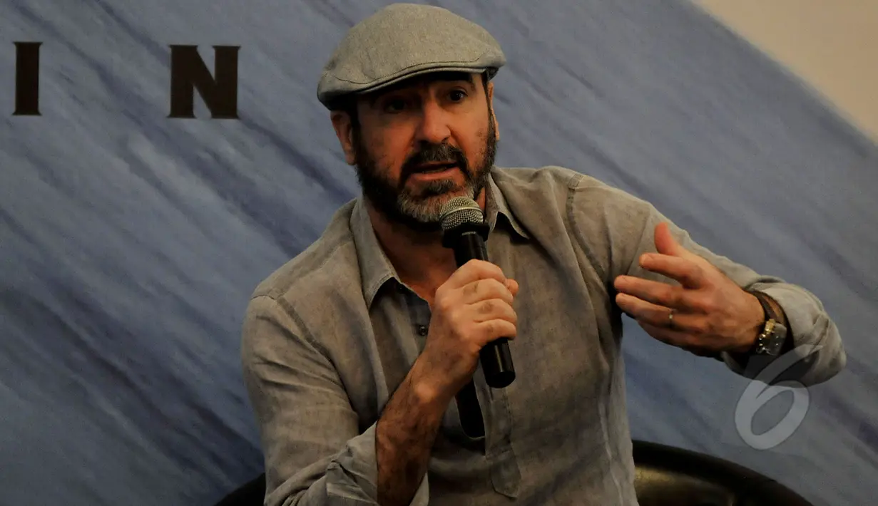Eric Cantona saat konferensi pers peluncuran jam tangan Hautlance di Hotel Mulia, Jakarta, Jumat (17/4/2015). Cantona didaulat menjadi brand ambassador jam tangan Hautlance. (Liputan6.com/Johan Tallo)