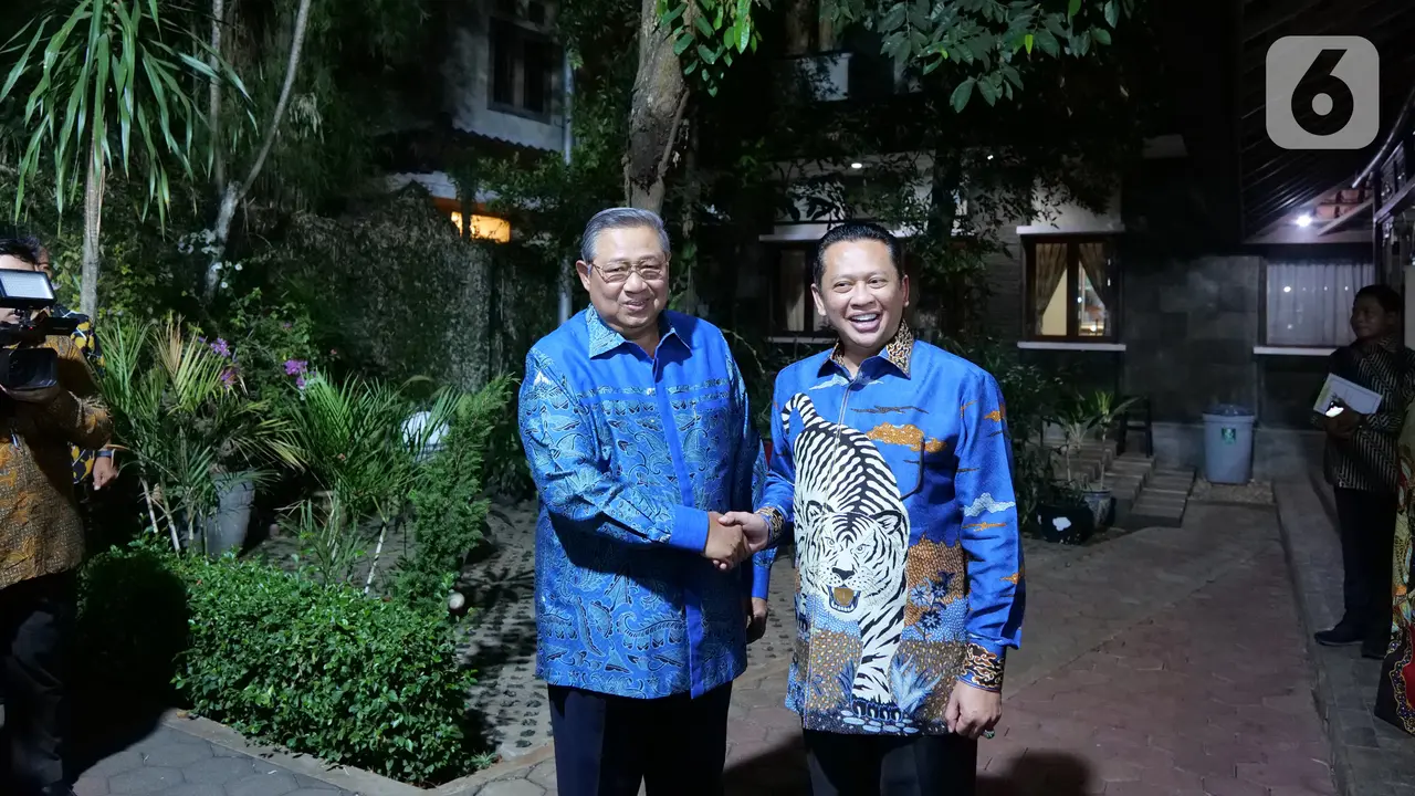 Pimpinan MPR Antar Undangan Pelantikan Presiden ke SBY