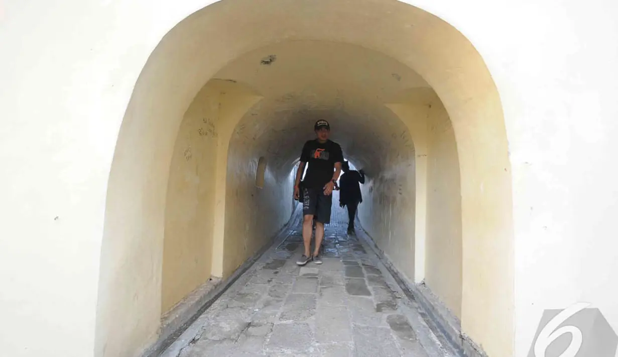 Tahun 1934 Pangeran Diponegoro tertangkap dan dipenjara di benteng ini. Konon di ruang kecil inilah Pangeran Diponegoro ditempatkan. Foto diambil pada Jumat (9/5/2014) (Liputan6.com/Herman Zakharia)