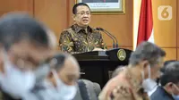 Ketua Majelis Permusyawaratan Rakyat (MPR) Bambang Soesatyo memberikan sambutan pada Focus Group Discussion (FGD) bekerjasama dengan Brain Society Centre di Ruang Delegasi Lantai 2 Gedung Nusantara IV MPR, Jakarta, Kamis (1/12/2022). Diskusi tersebut bertema "Kebijakan Bank Tanah Dalam Perspektif Konsep dan Implementasi Untuk Mewujudkan Keadilan Sosial Berdasarkan UUD 1945." (Liputan6.com/Angga Yuniar)