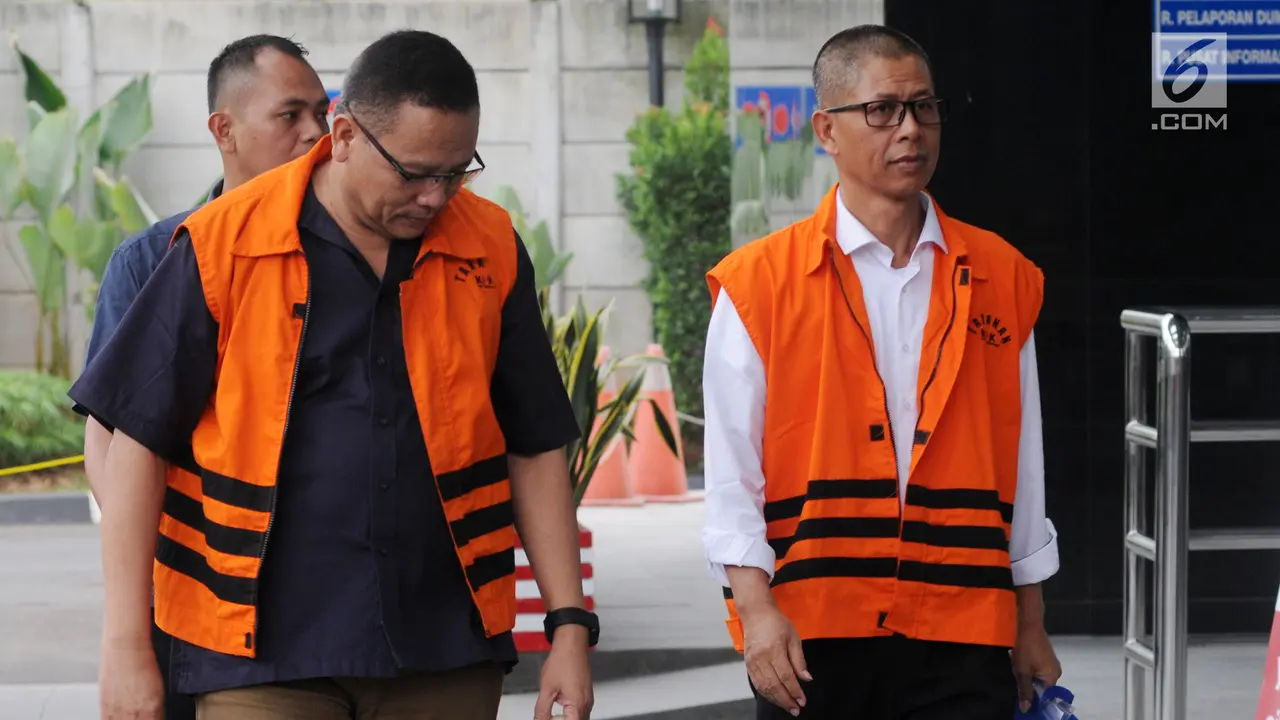 Pakai Rompi Tahanan, Eks Kalapas Sukamiskin Jalani Pemeriksaan KPK