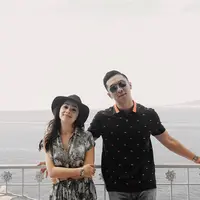 Tampaknya Sorrento, Italia menjadi tempat favorit Nikita Willy dan Indra. "it’s always a good time, wherever we are!" ujar gadis kelahiran 29 Juni 1994. (Foto: instagram.com/nikitawillyofficial94)