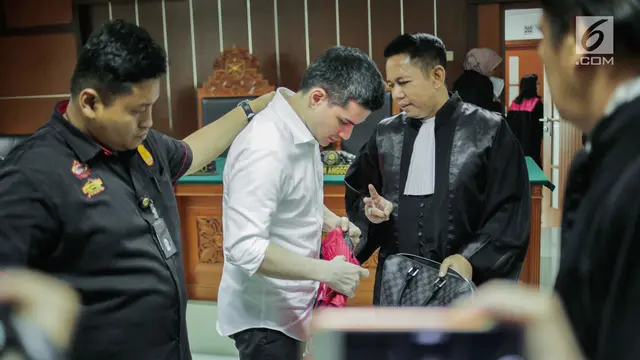 Steve Emmanuel Divonis 9 Tahun Bui