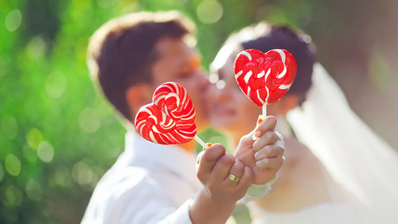 (c) shutterstock