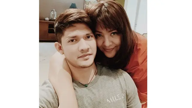 7 Potret Mesra Audy Item dan Iko Uwais, Curi Perhatian saat Pemotretan