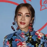 Makeup Sandara Park di salah satu acara fashion membuat banyak orang gagal fokus dan membuat penampilannya terlihat aneh. (Foto: Kpop Zone/KapanLagi)