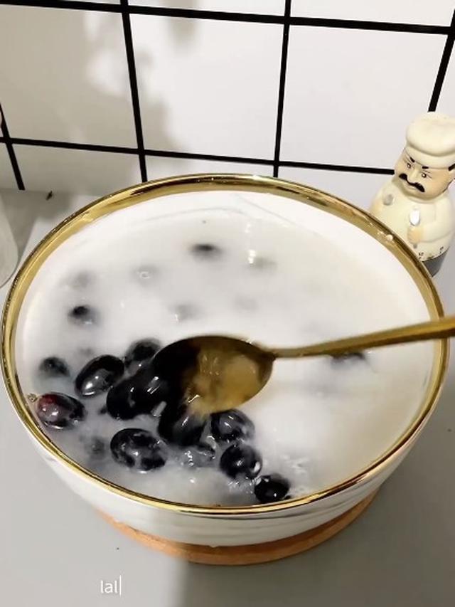 Modal 2 Bahan Dapur, Ini Trik Bersihkan Pestiisda pada Anggur Tanpa Soda Kue