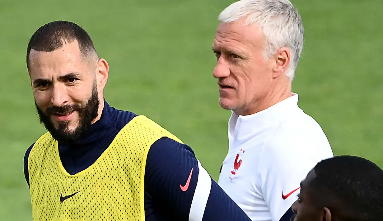 Namun, Deschamps baru saja mengubah keputusannya. Mantan gelandang Timnas Prancis saat menjuarai Piala Dunia 1998 dan Euro 2000 itu memanggil kembali Benzema untuk berlaga di Euro 2020. (Foto: AFP/Franck Fife)