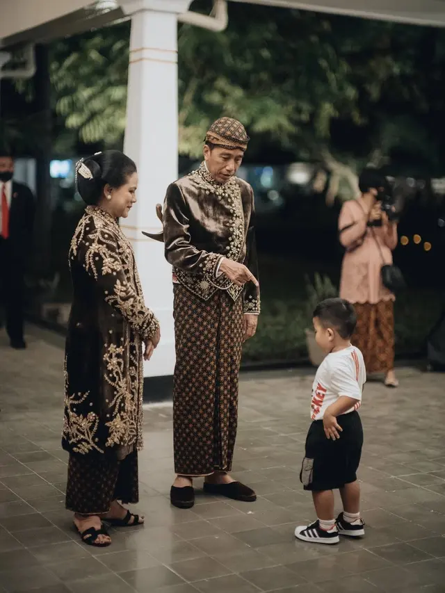 Presiden Jokowi, Iriana Jokowi, dan Panembahan Al Nahyan. (Foto: Michael Omar Liman dari Instagram @mike.omarr)