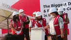 CEO Commercials & Hotels Amantara, Agung Sedayu  Natalia Kusumo (kanan), Wamen Pariwisata dan Ekonomi Kreatif Angela Tanoesoedibja (tengah), dan Indonesia Design District Director Soesilawati (kiri) saat ground breaking Indonesia Design District di PIK 2, Kabupaten Tangerang, Banten, Senin (30/5/2022). (Liputan6.com/Angga Yuniar)