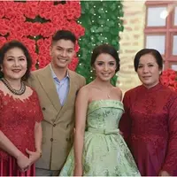 Chelsea Olivia dan Glenn Alinskie akhirnya resmi bertunangan. (via Instagram/Chelsea Olivia)