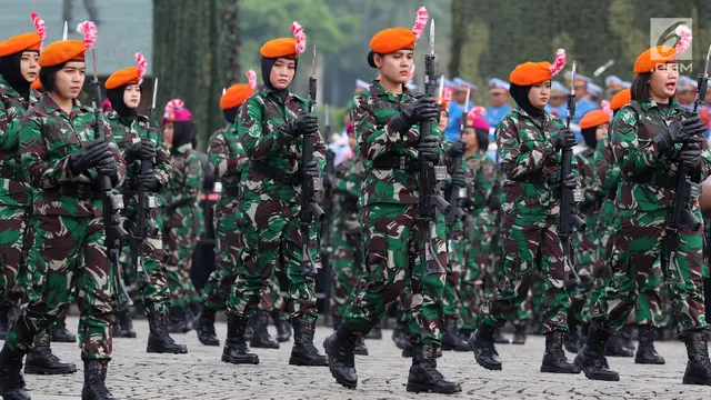 Prajurit Wanita TNI dan Polisi Apel Peringati Hari Kartini