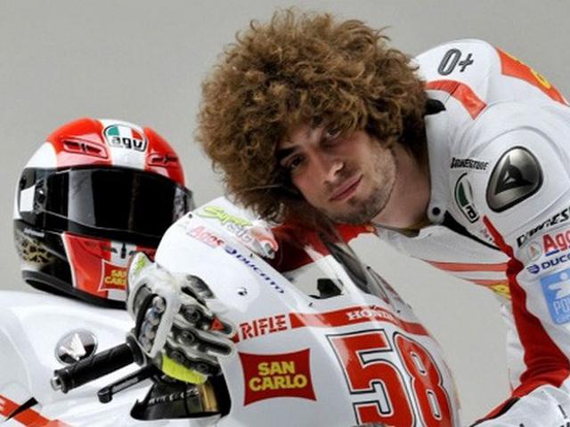 Mengenang Tragedi Marco Simoncelli Di Malaysia Sang Ayah Sempat Emosional Saat Ke Sepang Motogp Bola Com