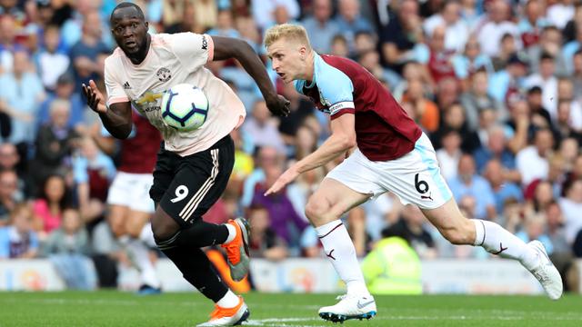 FOTO: Romelu Lukaku 2 Gol, Manchester United Bungkam Burnley