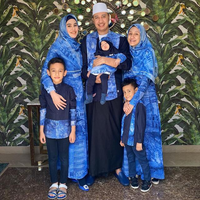 6 Potret Kebersamaan Kartika Putri dan Keluarga Kecilnya, Harmonis