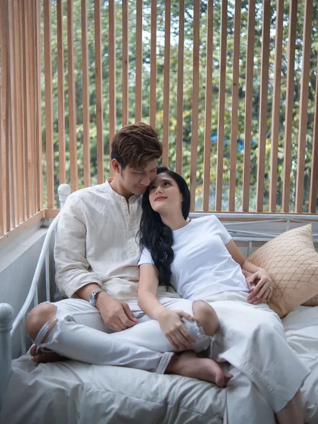 Akui Nikah Siri Sejak Desember 2021, Ini 7 Potret Mesra Aditya Zoni dan Yasmine Ow