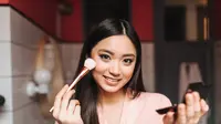 5 Bulan Kelahiran yang Pesonanya Sulit Ditandingi, Menguak Karisma Alami