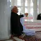 Ilustrasi muslim berdoa, berzikir, berselawat. (Foto oleh mohammad ramezani: https://www.pexels.com/id-id/foto/pria-muslim-12772601/)