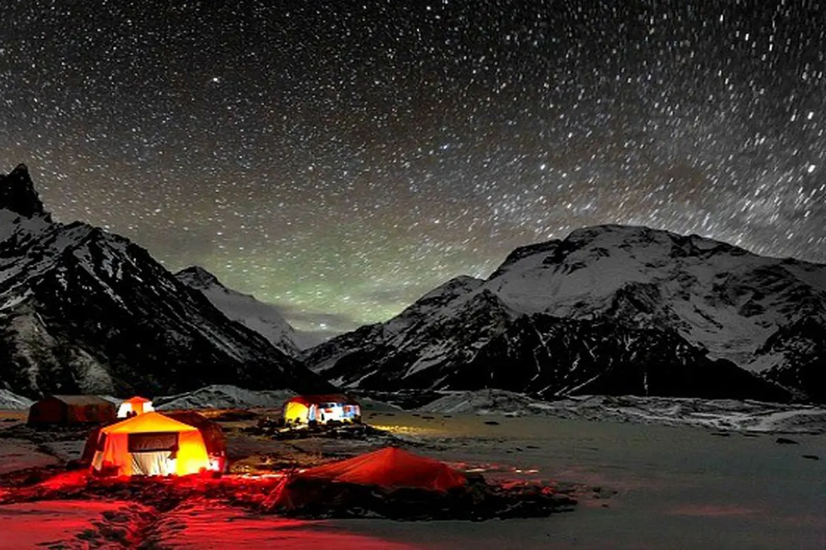 Bikin Takjub, 9 Lokasi Strategis Lihat Pemandangan Langit Malam 