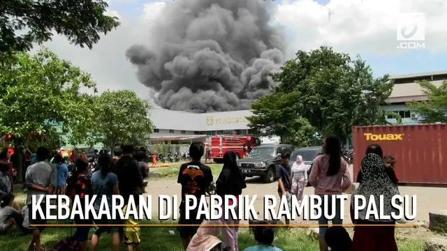 VIDEO: Pabrik Rambut Palsu Kebakaran, Karyawan Panik