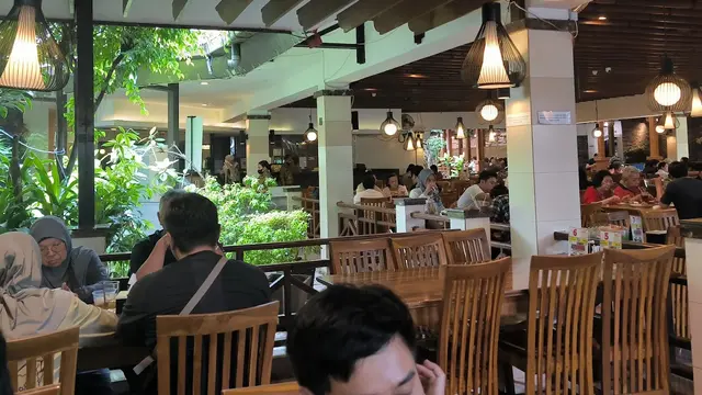 Rekomendasi Tempat Makan Malam di Dekat Stasiun Gambir