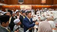 Seskab Teddy Sambut 300 Santri di Istana Kepresidenan