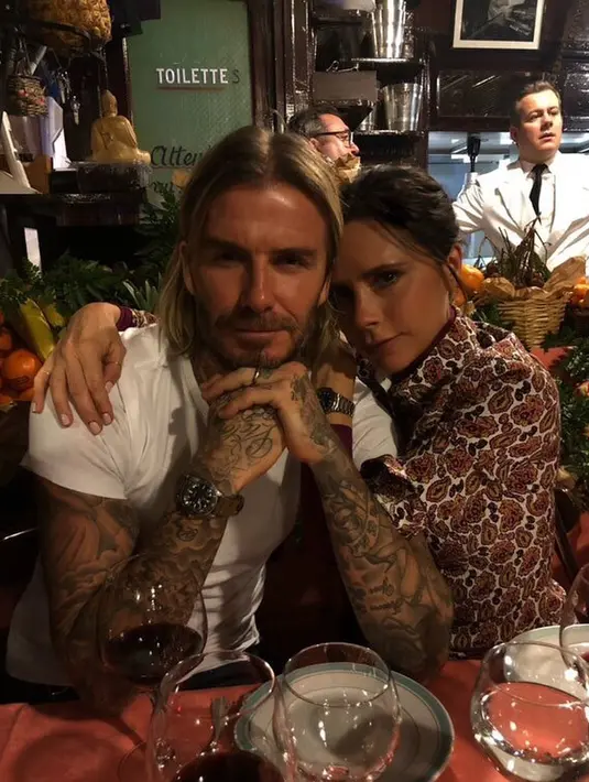 Waaah langgeng dan bahagia terus ya untuk keluarga Victoria Beckham dan David Beckham! (instagram/victoriabeckham)