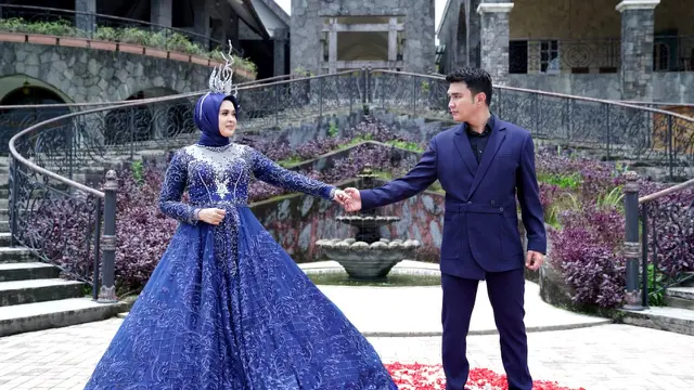 Aldi Taher dan Neng Dessy. (Foto: Dok. Koleksi Pribadi Neng Dessy)