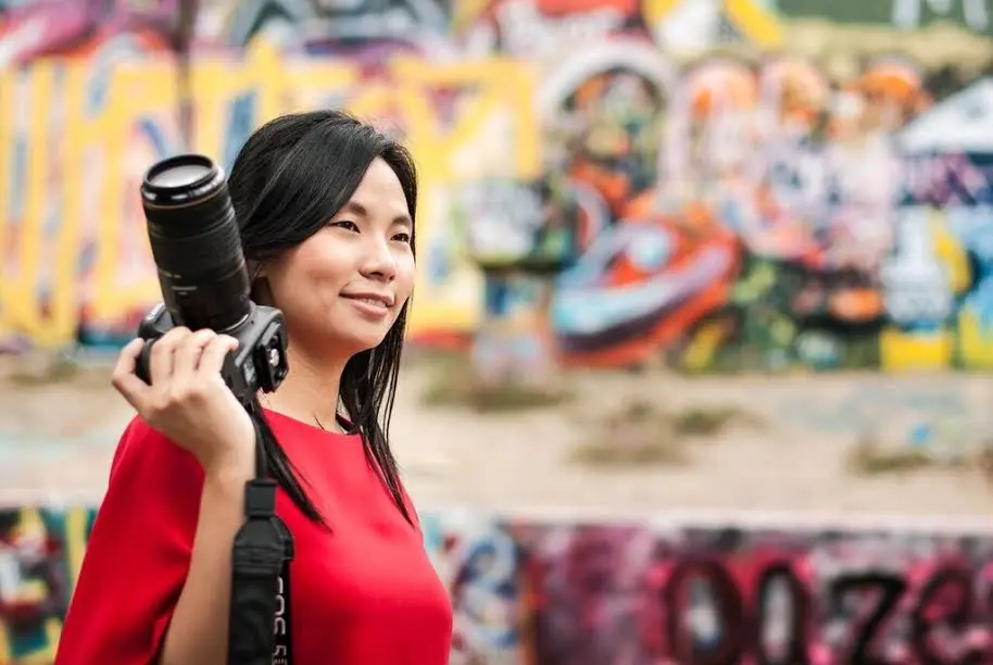 Livi Zheng yang berkolaborasi dengan KJRI Los Angeles untuk membuat video LA's Get Away to Indonesia. (Dokumentasi KJRI Los Angeles)