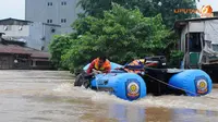 Arus Deras Jadi Kendala Evakuasi Warga Kampung Pulo