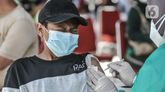 Anak Usia 12-17 Tahun Jalani Valsinasi di RPTRA Pulo Besar