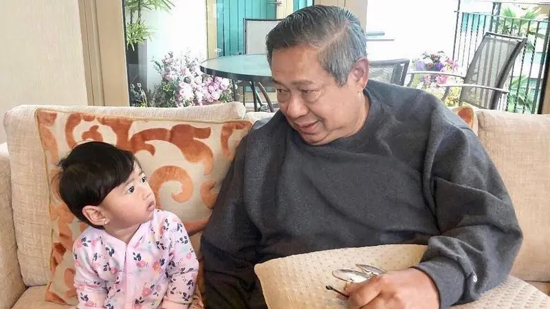 SBY bersama cucu